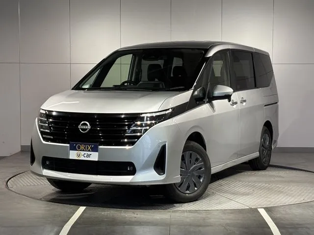 ニッサン　セレナ　４ＷＤ