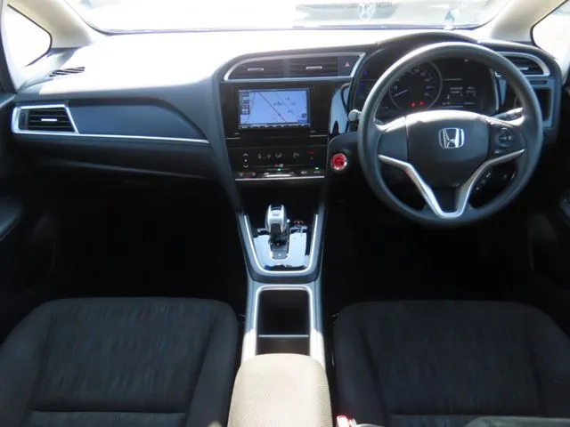 ホンダ　シャトル　ハイブリッド