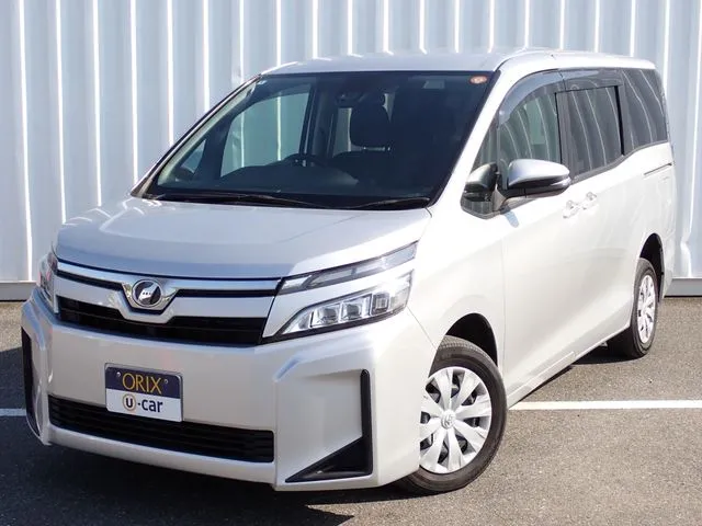 トヨタ ヴォクシー　４ＷＤ