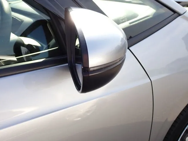 ホンダ　フィット　ｅ：ＨＥＶ　４ＷＤ