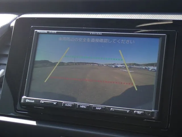 ホンダ　フィット　ｅ：ＨＥＶ　４ＷＤ