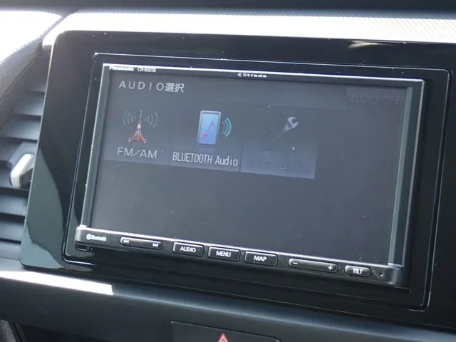 ホンダ　フィット　ｅ：ＨＥＶ　４ＷＤ