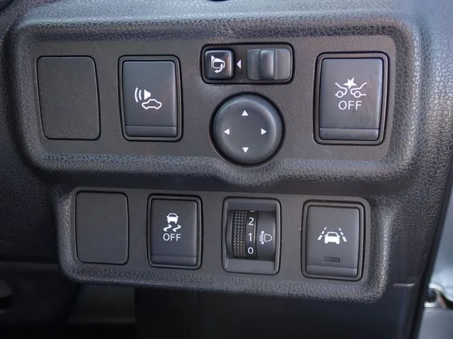 ニッサン　ノート