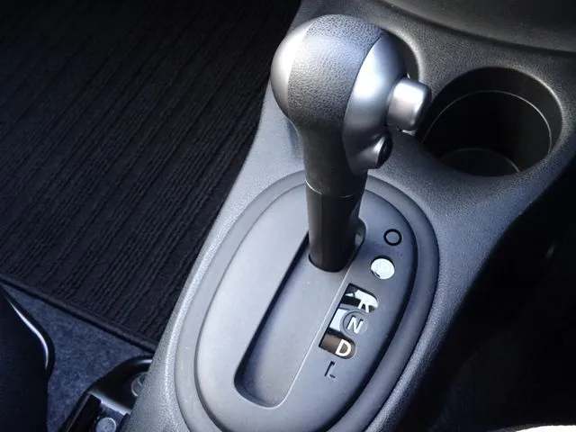 ニッサン ノート 4WD