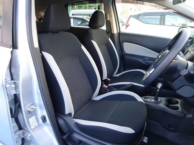 ニッサン ノート 4WD