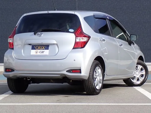 ニッサン ノート 4WD