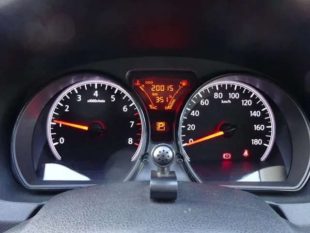 ニッサン ノート 4WD