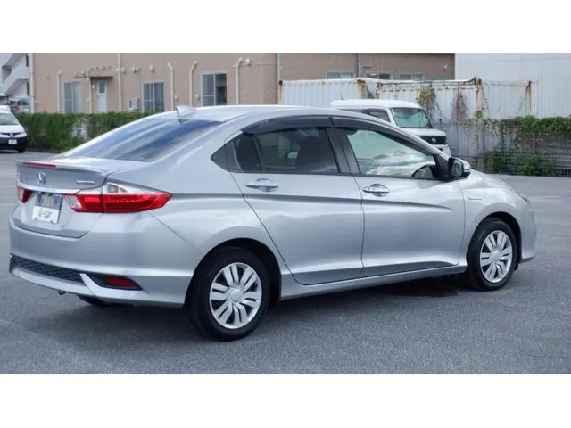 ホンダ　グレイス　ハイブリッド