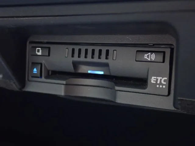 クラウン セダン ハイブリッド(トヨタ)の車両写真