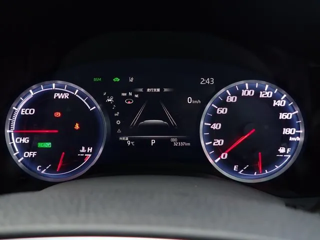 クラウン セダン ハイブリッド(トヨタ)の車両写真