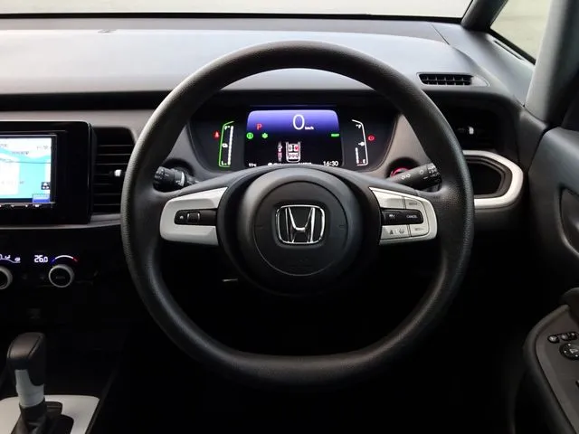 フィット e:HEV(ホンダ)の車両写真