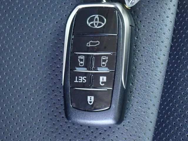 アルファード（トヨタ）の車両写真