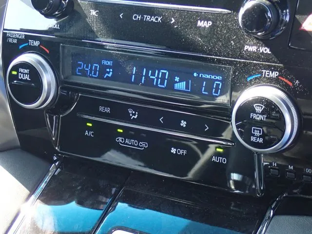 アルファード（トヨタ）の車両写真