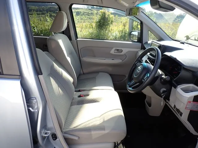 ムーヴ（ダイハツ）の車両写真