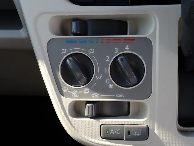 ムーヴ（ダイハツ）の車両写真