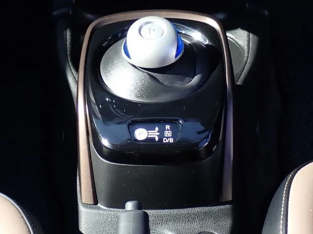 ニッサン　ノート