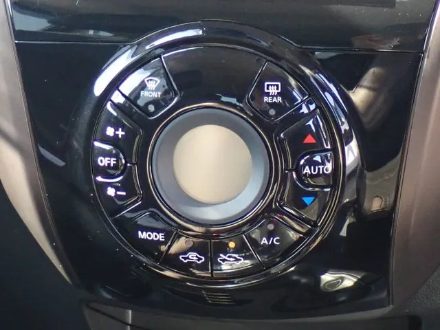 ニッサン　ノート