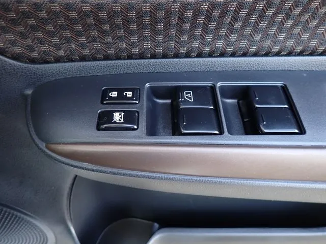 ニッサン　ノート