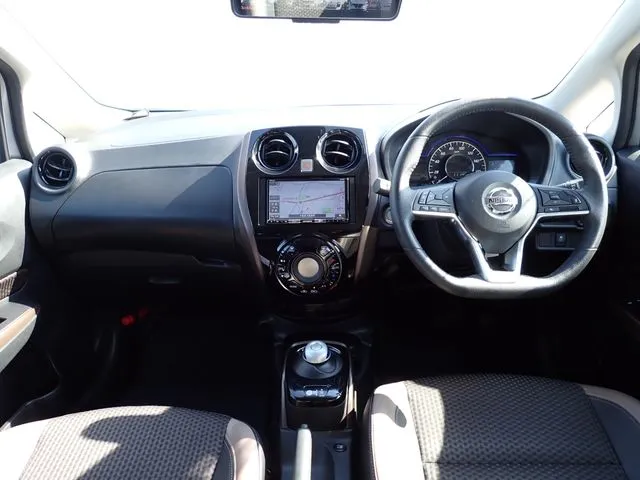 ニッサン　ノート