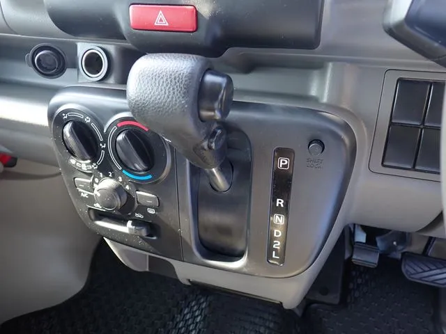 スズキ　エブリイバン