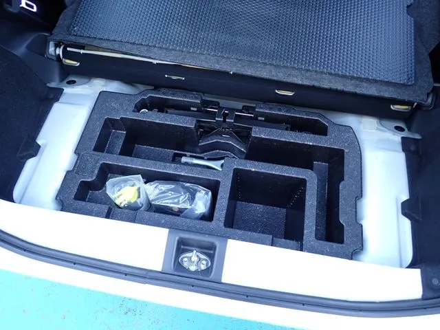 ミラ　イース（ダイハツ）の車両写真