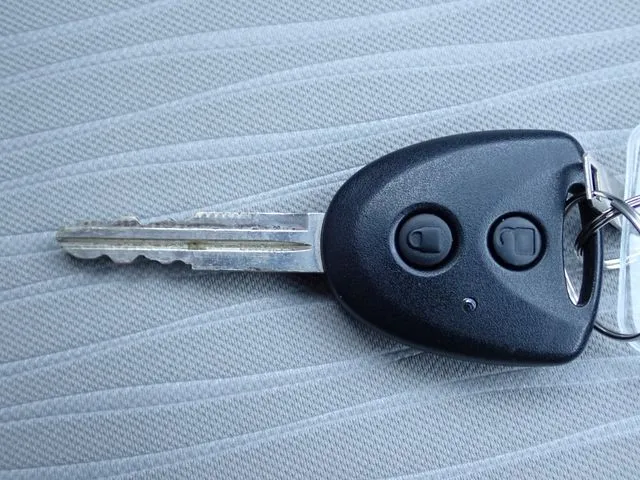 ミラ　イース（ダイハツ）の車両写真