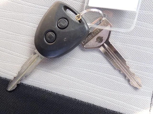 ダイハツ　ミラ　イース