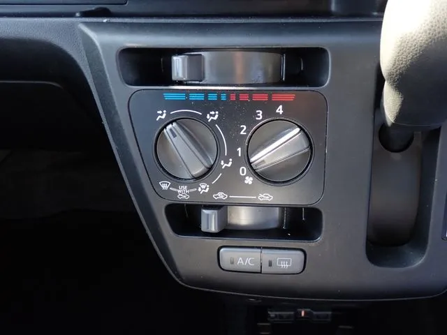 ダイハツ　ミラ　イース