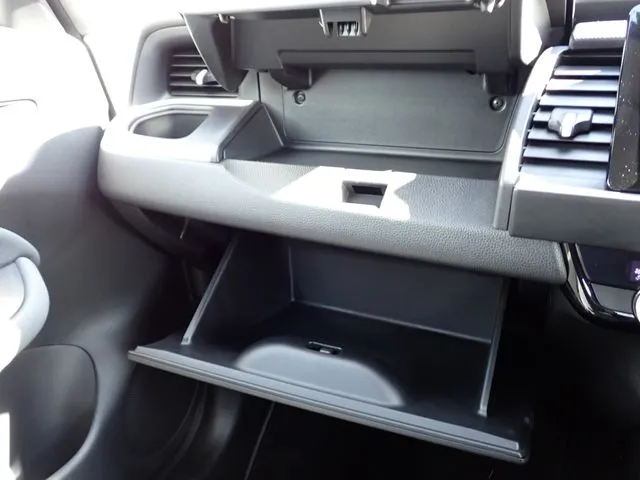 フィット　ｅ：ＨＥＶ（ホンダ）の車両写真