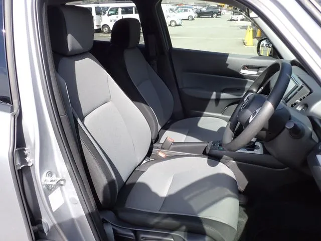 フィット　ｅ：ＨＥＶ（ホンダ）の車両写真