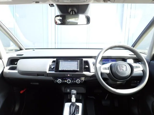 フィット　ｅ：ＨＥＶ（ホンダ）の車両写真