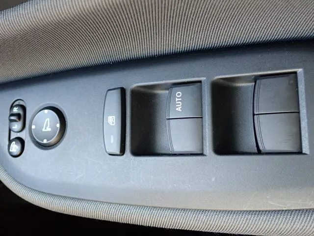 フィット　ｅ：ＨＥＶ（ホンダ）の車両写真