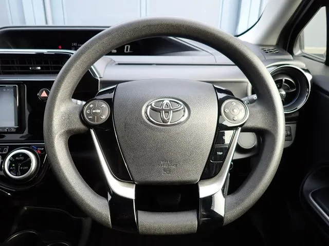 アクア（トヨタ）の車両写真