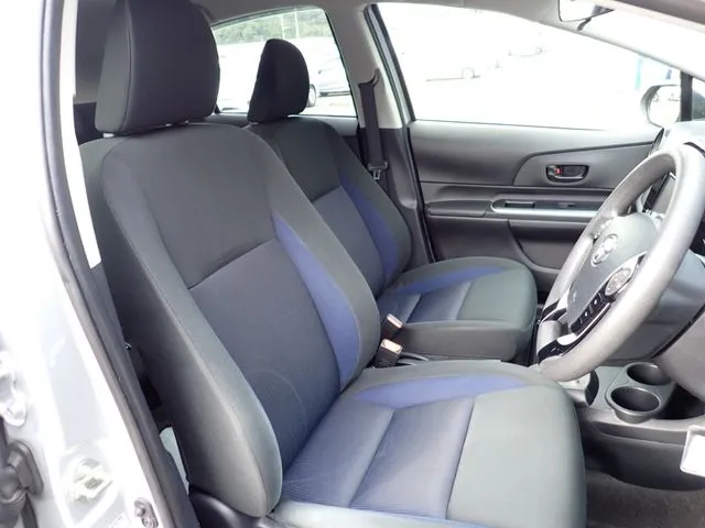 アクア（トヨタ）の車両写真