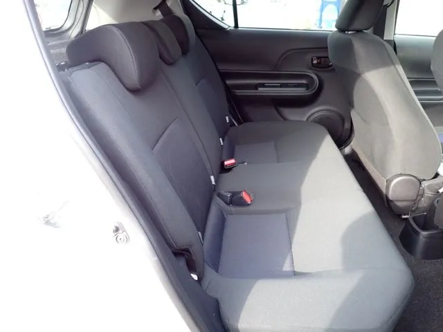 アクア（トヨタ）の車両写真