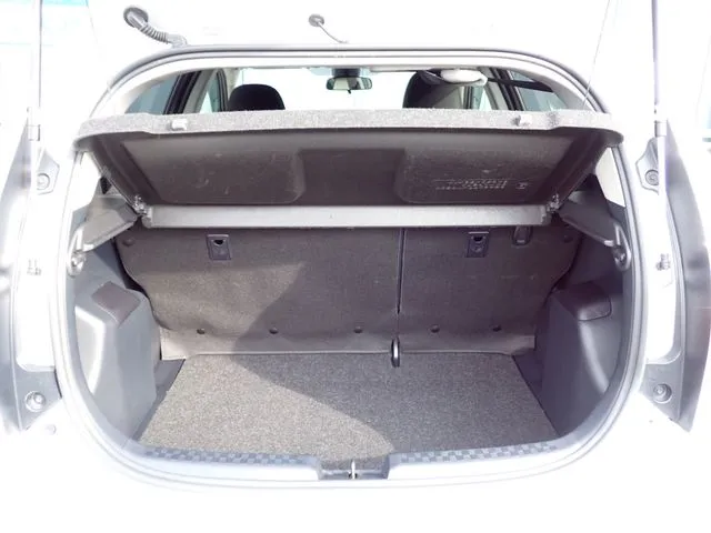 アクア（トヨタ）の車両写真