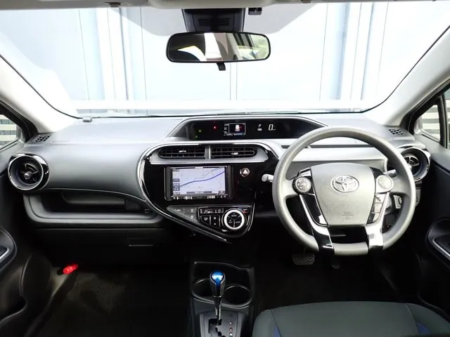 アクア（トヨタ）の車両写真