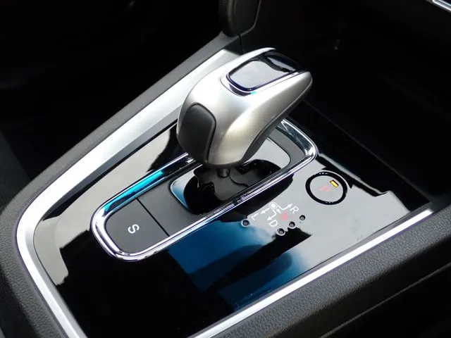 シャトル　ハイブリッド　４ＷＤ（ホンダ）の車両写真