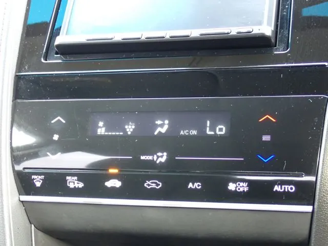 シャトル　ハイブリッド　４ＷＤ（ホンダ）の車両写真