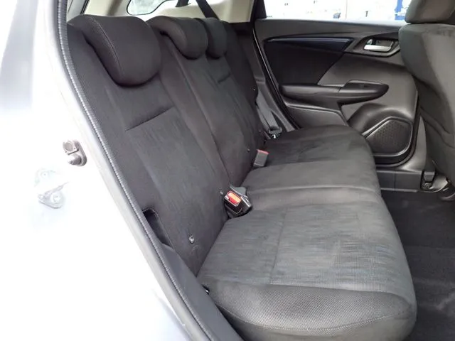 シャトル　ハイブリッド　４ＷＤ（ホンダ）の車両写真