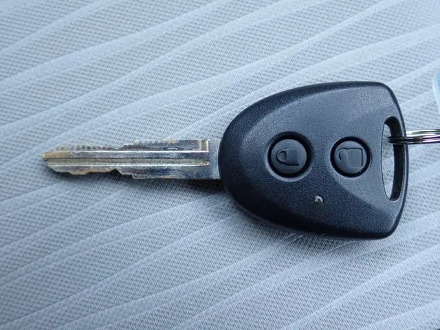 ミラ　イース（ダイハツ）の車両写真