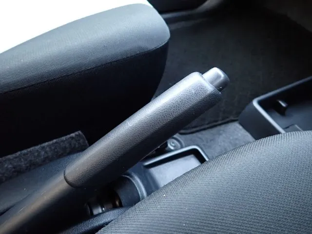 ミラ　イース（ダイハツ）の車両写真