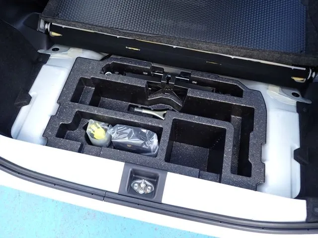 ミラ　イース（ダイハツ）の車両写真