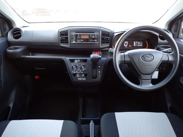 ミラ　イース（ダイハツ）の車両写真