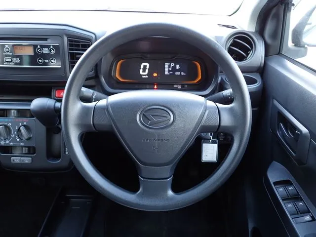 ミラ　イース（ダイハツ）の車両写真
