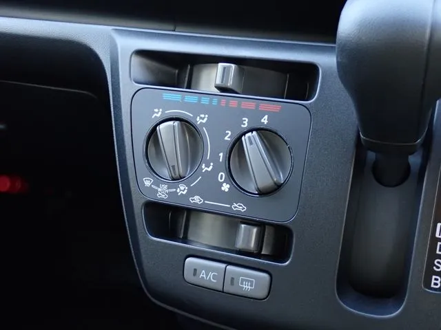 ミラ　イース（ダイハツ）の車両写真