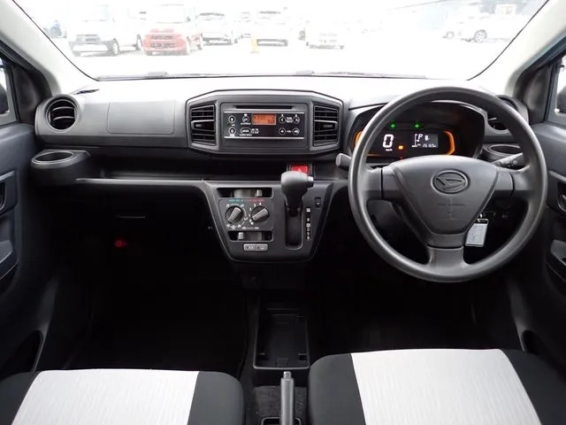 ダイハツ　ミラ　イース