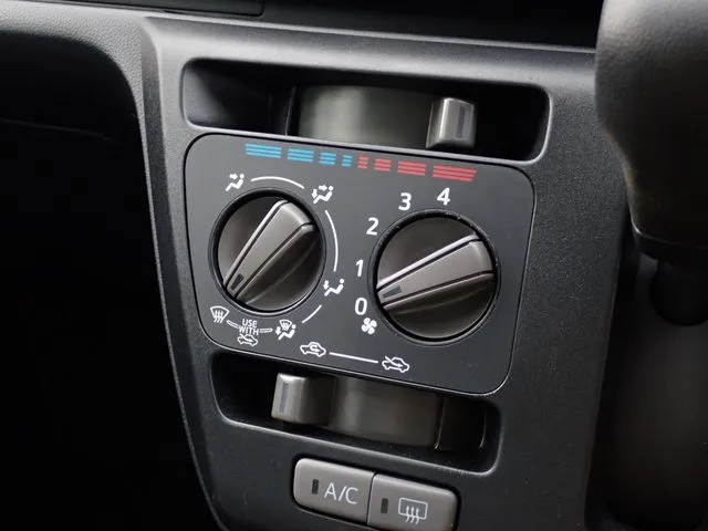 ダイハツ　ミラ　イース