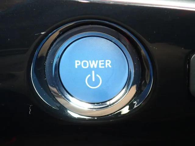 プリウス（トヨタ）の車両写真