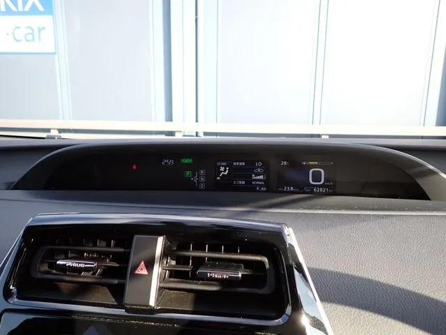 プリウス（トヨタ）の車両写真